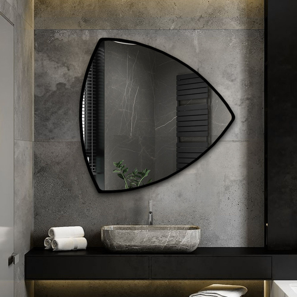 Oglindă triunghiulară în ramă MDF - KARO ÎN CADRU