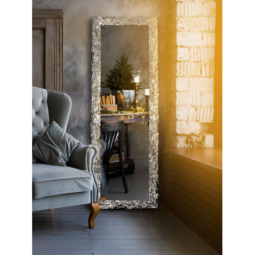 Oglindă de perete de lux cu ramă argintie bogat decorată - 9003002