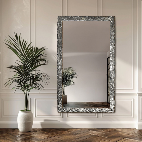 Oglindă de perete de lux cu ramă argintie bogat decorată - 9003002