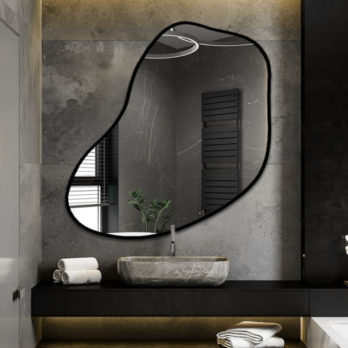 Oglindă în formă organică într-o ramă - KWARC ÎN CADRU