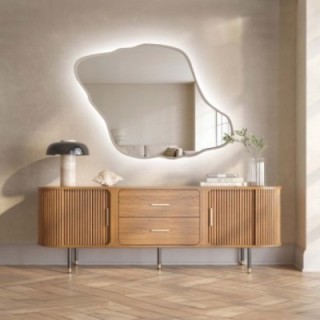 Oglindă cu formă organică, în ramă din MDF de culoarea cașmirului, cu iluminare interioară - MARIS DUNE LED ÎN RAMĂ