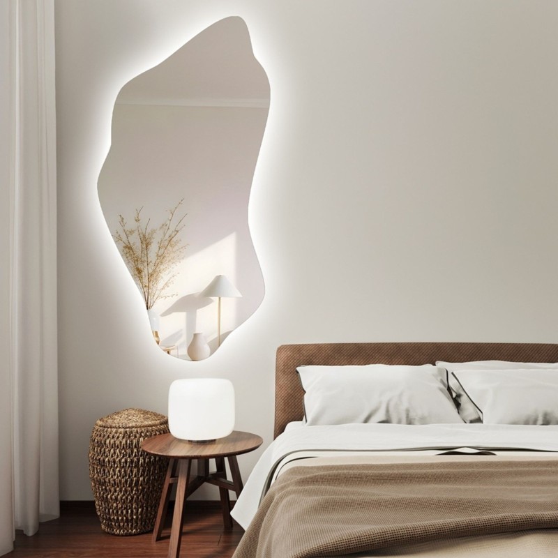 Oglindă cu formă neregulată și iluminare din spate - PIENA LED