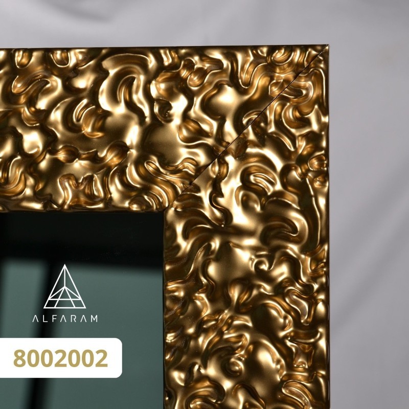 Oglindă de perete luxoasă cu ramă aurie și suprafață de oglindă antichizată – 8002002 – JULIA VINTAGE