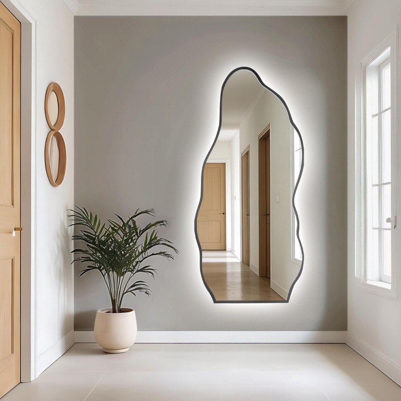 Oglindă în formă organică într-o ramă cu iluminare - AURO ÎN CADRU LED 2
