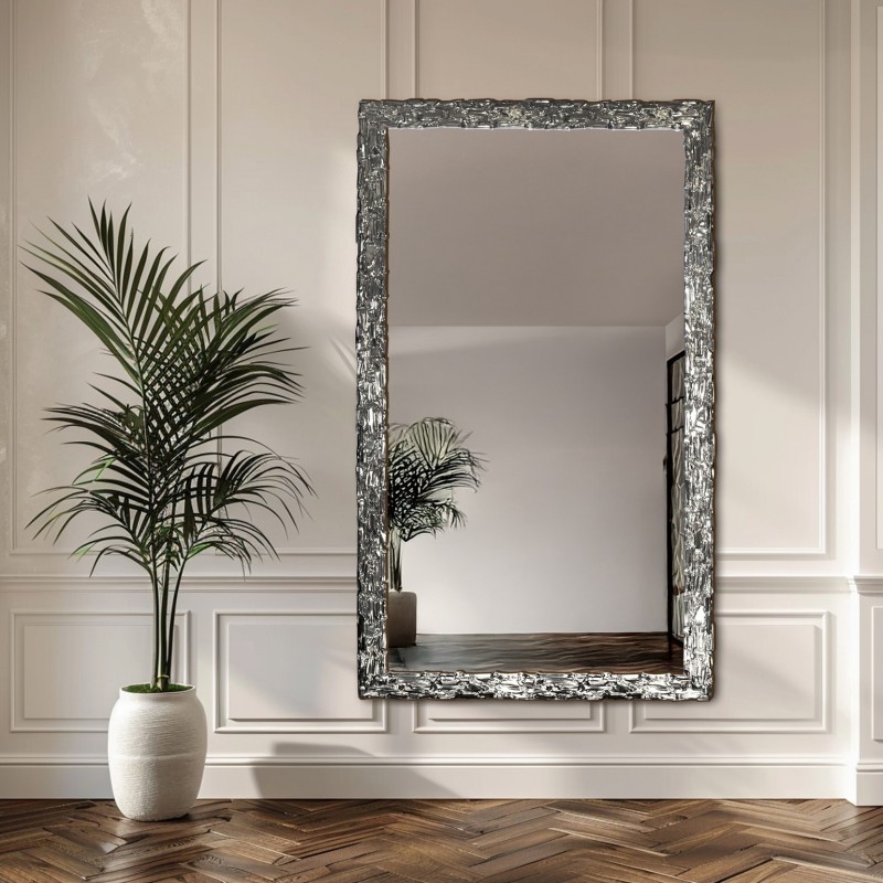 Oglindă de perete de lux cu ramă argintie bogat decorată - 9003002